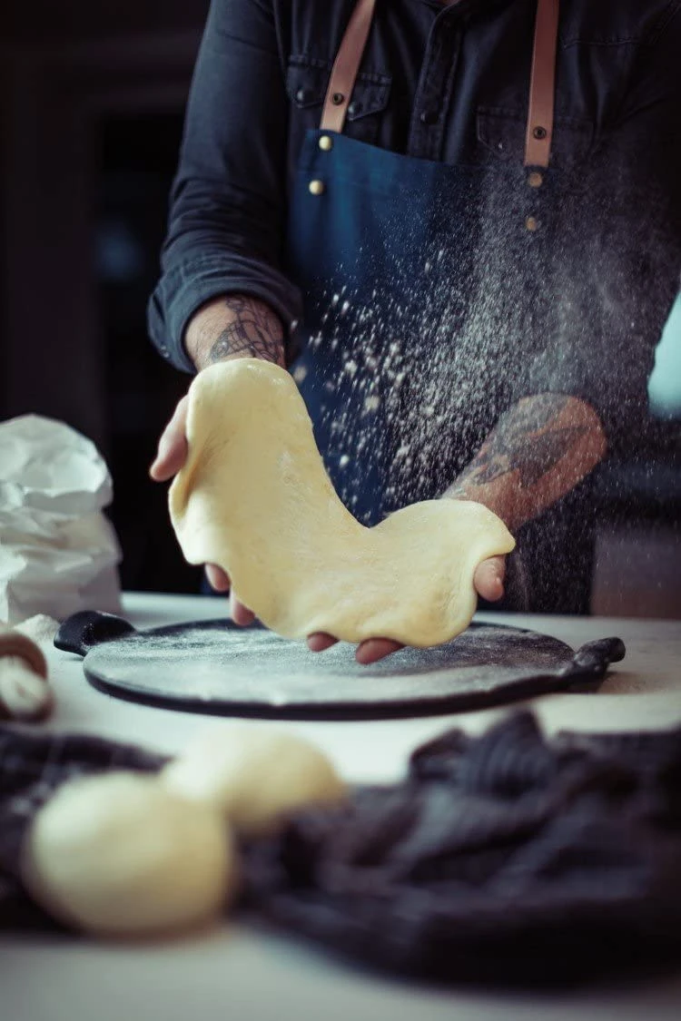 Emile Henry Smooth Pizza Stone - Charcoal 4 Emile Henry Smooth Pizza Stone - Charcoal - Image 4