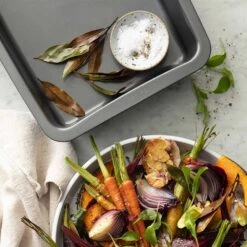 EasyBake Oblong Cake Pan 33.5x23cm -Victorinox shop 9311183090179.PT02