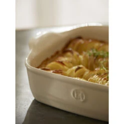Emile Henry Individual Oven Dish - 22cm -Victorinox shop 96xx oven dish lifestyle hr 11 .1624023484