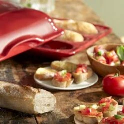 Emile Henry Baguette Baker 39.5x23cm 13 Emile Henry Baguette Baker 39.5x23cm -Victorinox shop Emile Henry Baguette Baker 39 5x23cm Burgundy 6 2000px