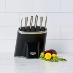 Global Zeitaku 7pc Knife Block Set -Victorinox shop Global Zeitaku 7pc Knife Block Set Lifestyle 2 750px