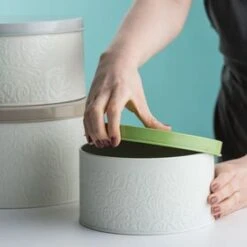 Mason Cash In The Forest Cake Tins Set Of 3 -Victorinox shop Mason Cash In The Forest Cake Tins Set of 3 Lifestyle 3 2000px