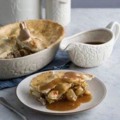 Mason Cash In The Forest Gravy Boat - 400ml -Victorinox shop Mason Cash In The Forest Gravy Boat 400ml Lifestyle 4 2000px