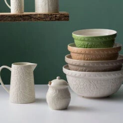 Mason Cash In The Forest Honey Pot 450ml 8 Mason Cash In The Forest Honey Pot 450ml -Victorinox shop Mason Cash In The Forest Honey Pot 450ml Lifestyle 3 2000px