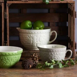 Mason Cash In The Forest Measuring Jug 1L Fox -Victorinox shop Mason Cash In The Forest Measuring Jug 1L Fox Lifestyle 3 2000px