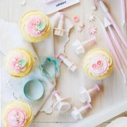 Fondant Leaf Cutter & Pusher Leaf Set Of 3 -Victorinox shop Wiltshire Fondant Accessories HR 1 copy 2